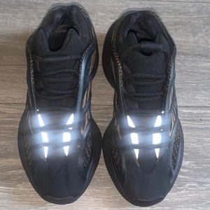 I’m selling yeezy 700 size 5.5 (38.5) color/black/brown